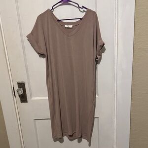 a new day V-Neck Short Sleeve Top in Taupe